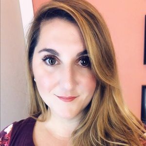 Meet your Posher, Raquel